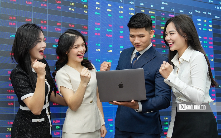 VN-Index vượt đỉnh, công ty chứng khoán kỳ vọng hướng tới vùng 1.850 điểm