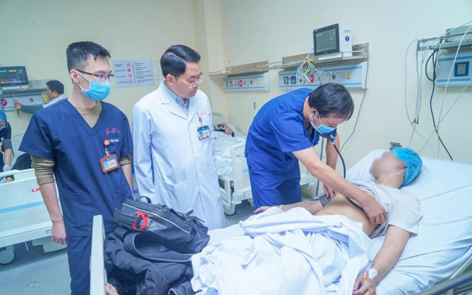 Cháy nhà 3 tầng ở Hà Nội: Chạy đua cứu chữa 15 nạn nhân, 7 người bị tổn thương nặng