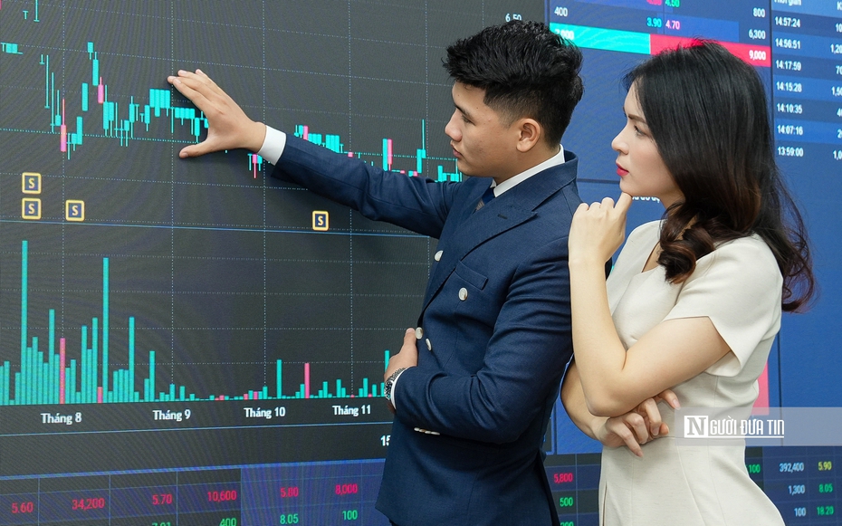 VN-Index lập mốc cao mới, công ty chứng khoán cảnh báo hạn chế mua đuổi