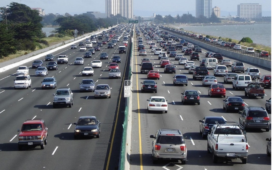 Những trường hợp ô tô không phải nộp phí đường bộ từ 2026, chủ xe cần biết