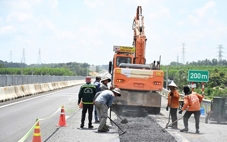 Khẩn trương xử lý lún, nứt trên cao tốc Biên Hòa - Vũng Tàu