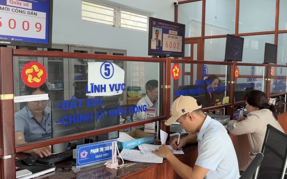Chuyển đổi số ở Đồng Nai: Gỡ vướng thủ tục, nâng chất lượng phục vụ
