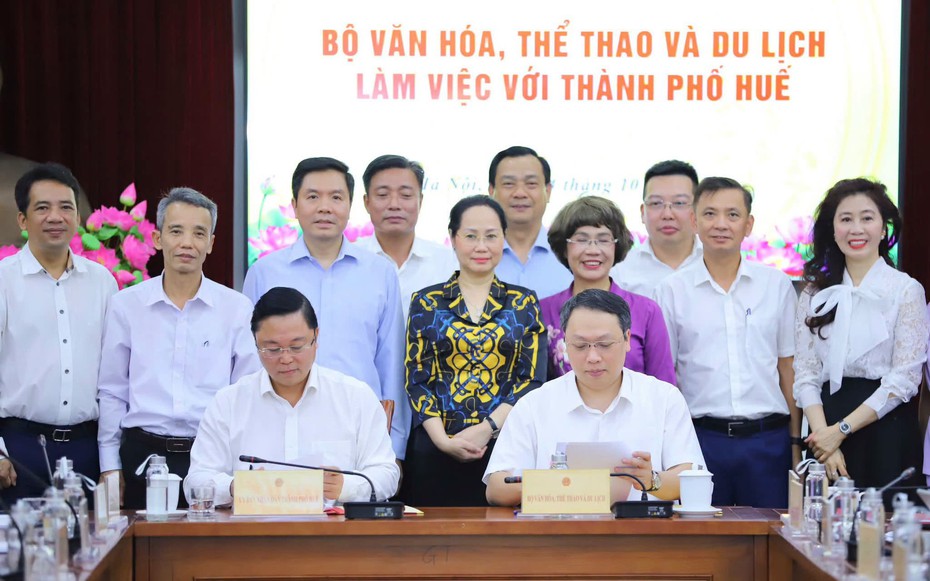 Huế tiên phong ký kết kế hoạch phối hợp phát triển văn hóa, thể thao và du lịch