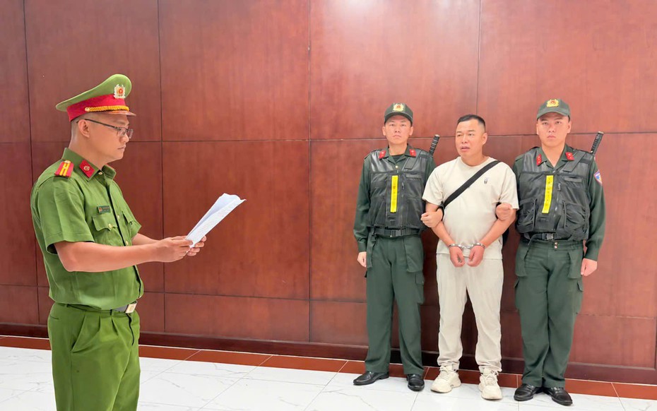 Chồng cũ Hằng Du Mục bị bắt giam vì liên quan đến sản phẩm táo đỏ