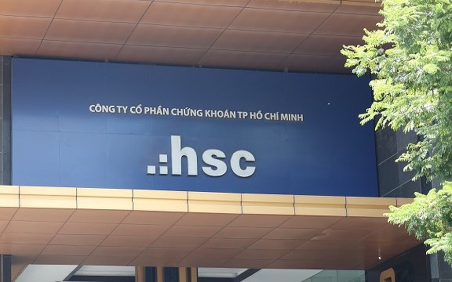 HSC lãi gần 300 tỷ đồng, chi tới 900 triệu đồng/tháng trả lương cho Tổng Giám đốc