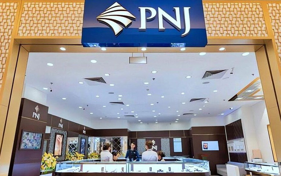 PNJ giảm hơn 1.000 nhân sự và ngừng kinh doanh nhiều cửa hàng