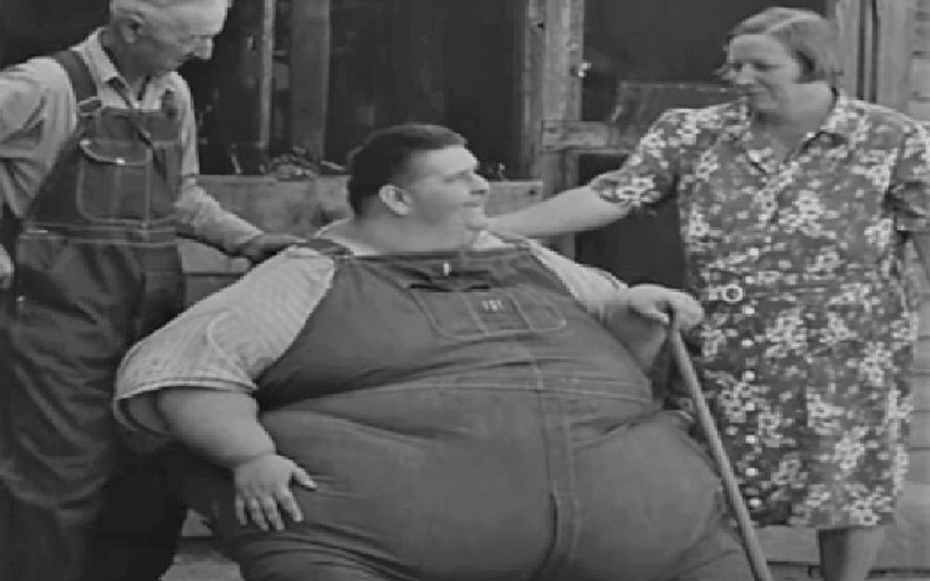 Chân dung người béo nhất lịch sử thế giới: Ông đã sống như thế nào với cân nặng 635 kg?
