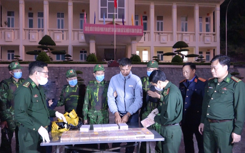 Người giữ mùa xuân nơi phên dậu Tổ quốc