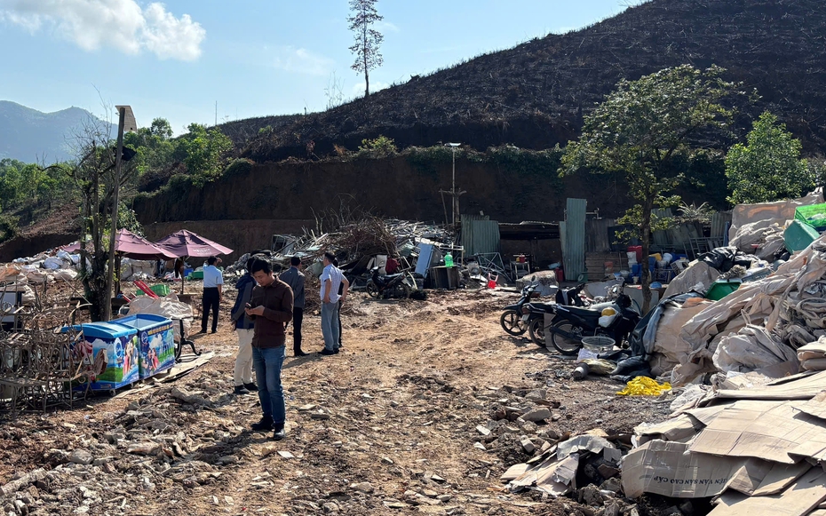 Đà Nẵng: Phát hiện bãi tập kết chất thải không phép ở Bà Nà