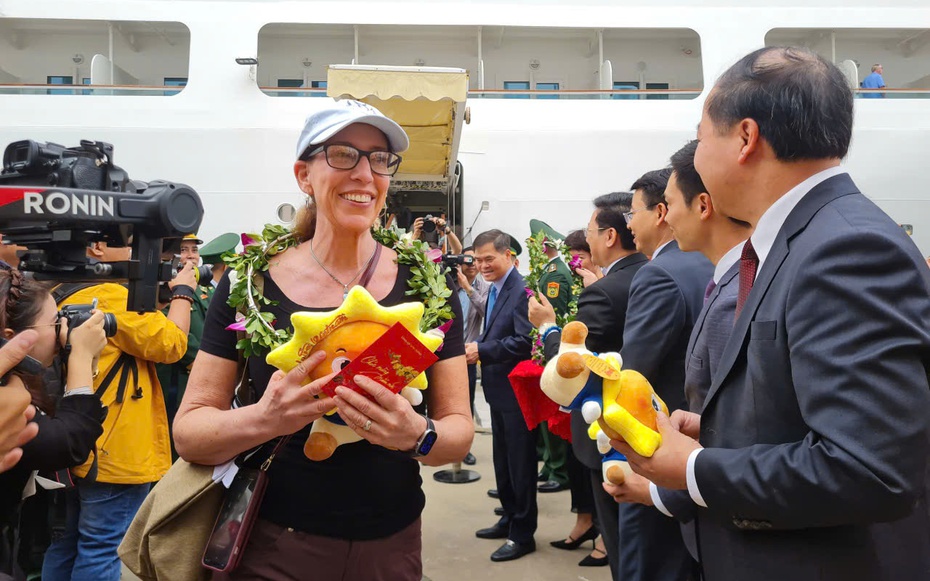 Loạt du thuyền cập bến Quảng Ninh dịp Tết Bính Ngọ 2026