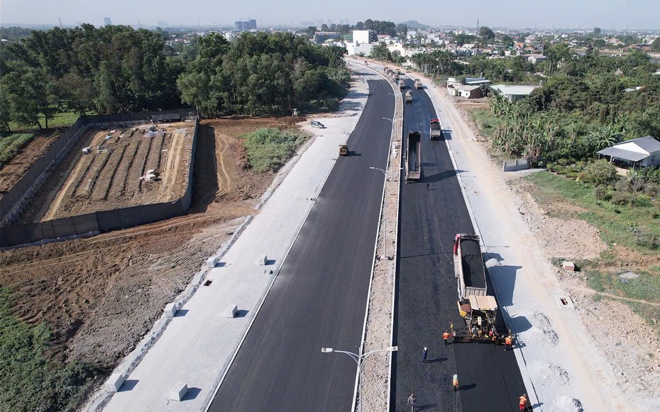 Cầu Thống Nhất “thay áo mới”, sẵn sàng thông xe kỹ thuật trước Tết