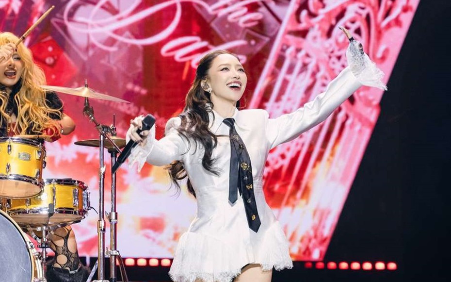 Ca sĩ Tóc Tiên hạnh phúc đón tin vui