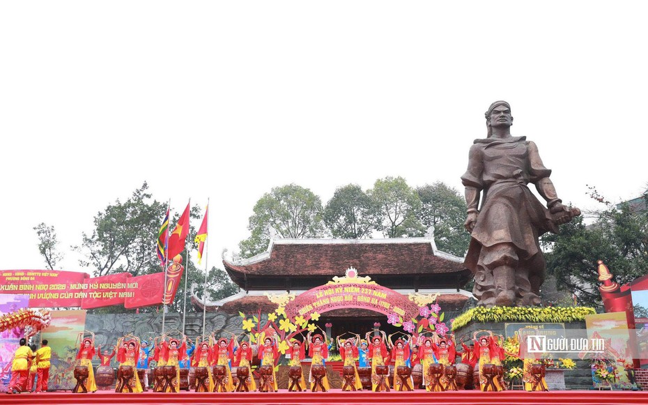 Hàng nghìn người dân đổ về Lễ hội kỷ niệm 237 năm Chiến thắng Ngọc Hồi - Đống Đa