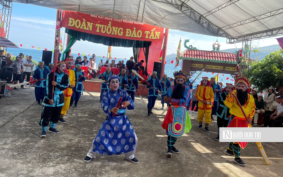 Rộn ràng lễ hội cầu ngư 200 năm tuổi ở Nhơn Lý