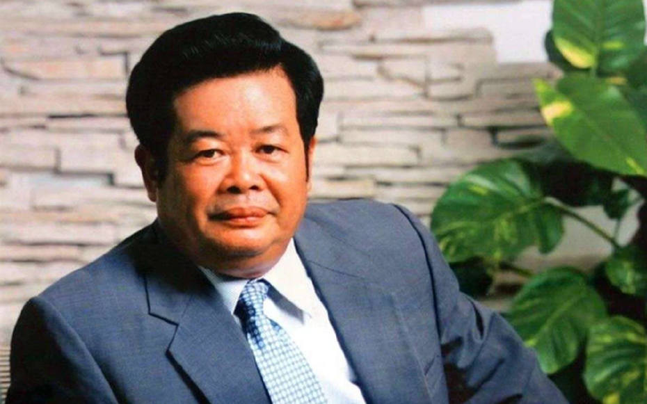 Chân dung vị tỷ phú lấy vợ mù, bắt con trai làm công nhân và cái kết ngỡ ngàng