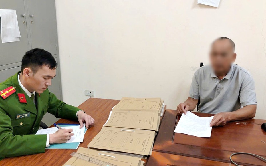 Tự ý "chặt chém" giá vé giữ xe tại lễ hội, 2 người bị phạt hơn 30 triệu đồng