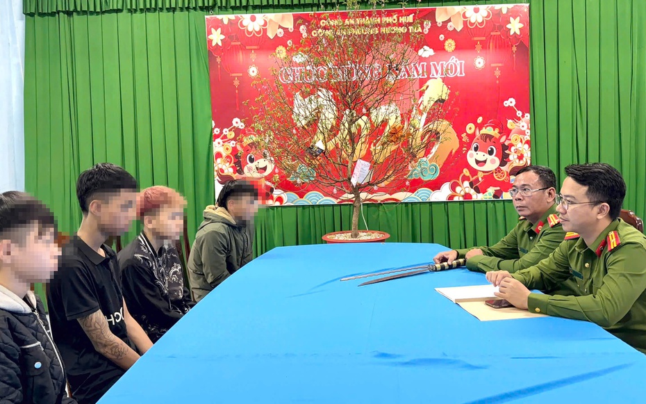 Góc khuất phía sau vụ nhóm thiếu niên mang hung khí “diễn” trên phố ở Huế