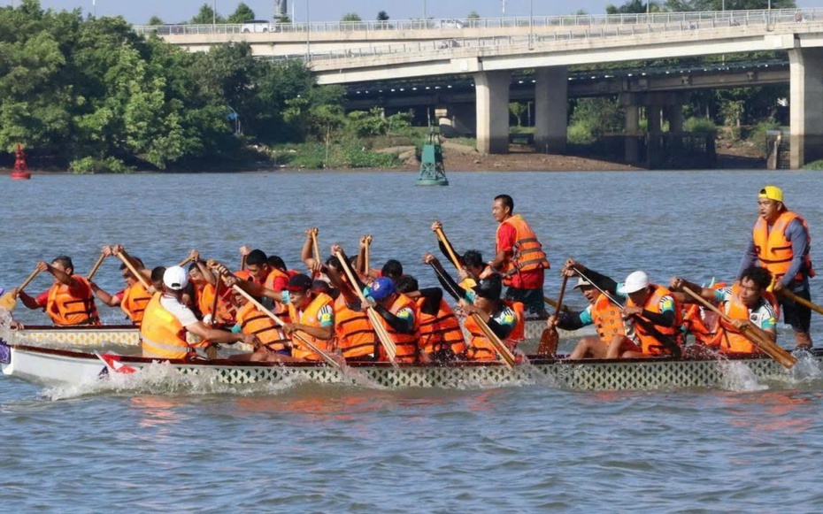 Sôi động giải đua thuyền mở rộng trên sông Đồng Nai đầu xuân 2026