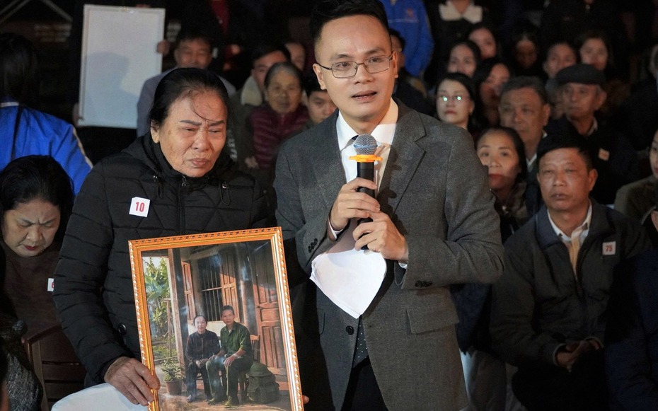 Người vợ liệt sĩ òa khóc khi thấy lại chồng thời trẻ: “Tôi mãn nguyện rồi”