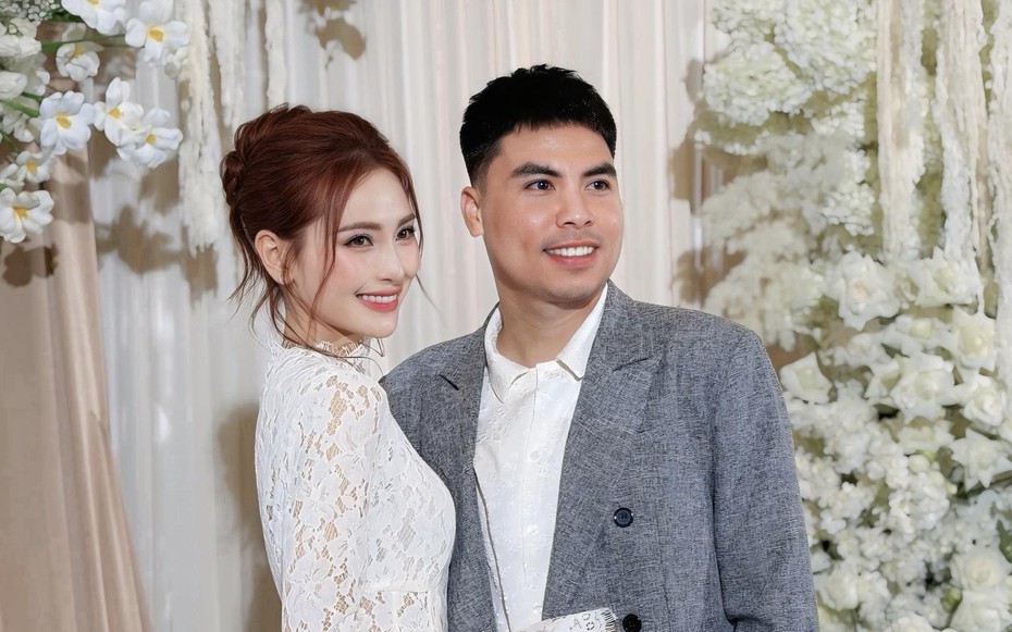 Ảnh cưới cực thơ của MC Huyền Trang Mù Tạt và tiền vệ Phạm Đức Huy