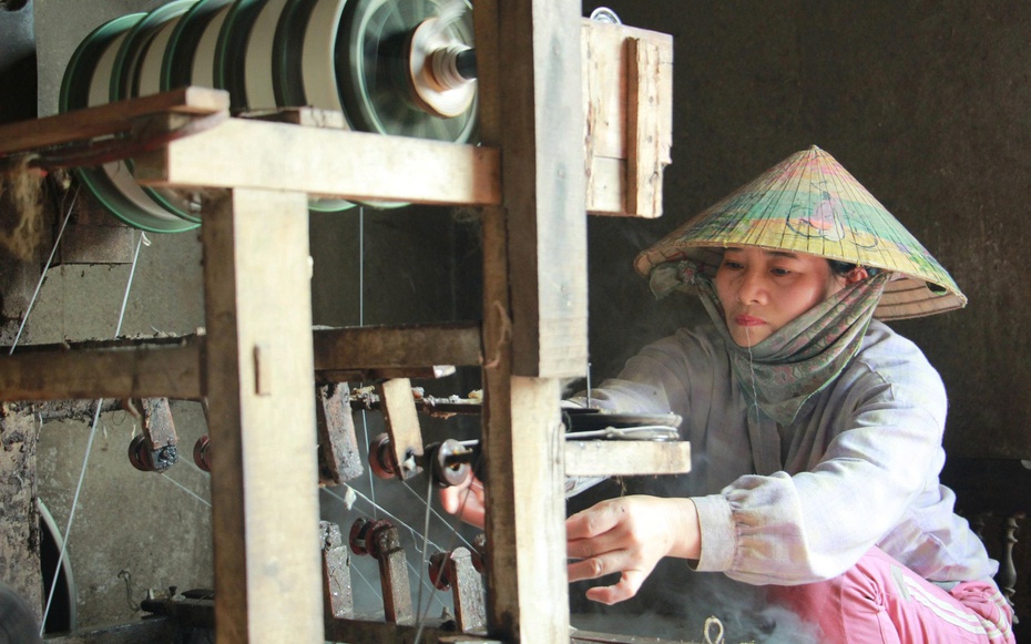 Lửa nghề ở Hồng Đô sắp tắt, chỉ còn một guồng tơ quay níu ký ức vàng son