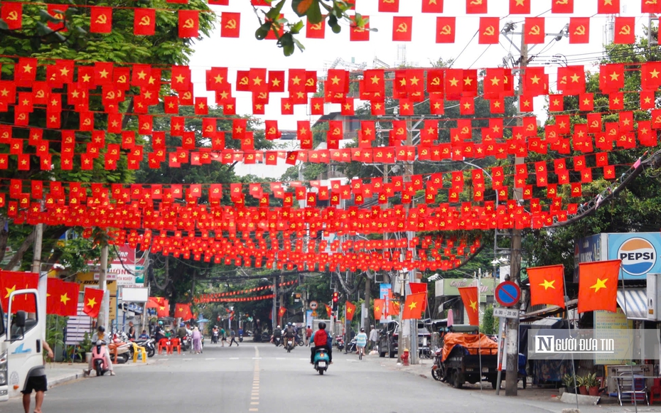 Tp.HCM “khoác áo mới”, rộn ràng đón Tết