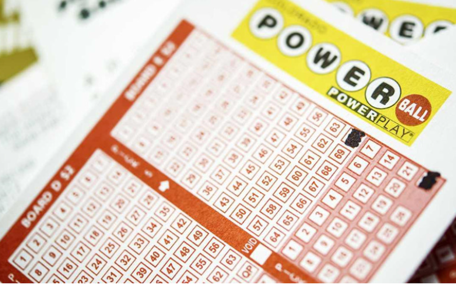 Trúng số độc đắc 10 triệu USD, người phụ nữ rơi vào chuỗi ngày bi kịch kéo dài