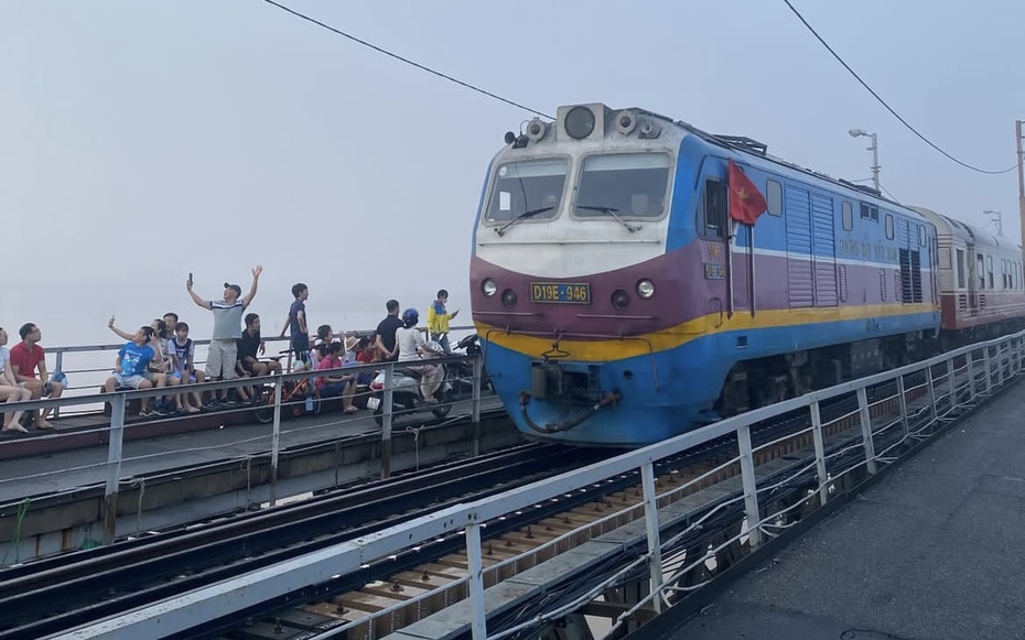 Dự kiến thông tàu qua cầu Long Biên từ 18h ngày 9/2