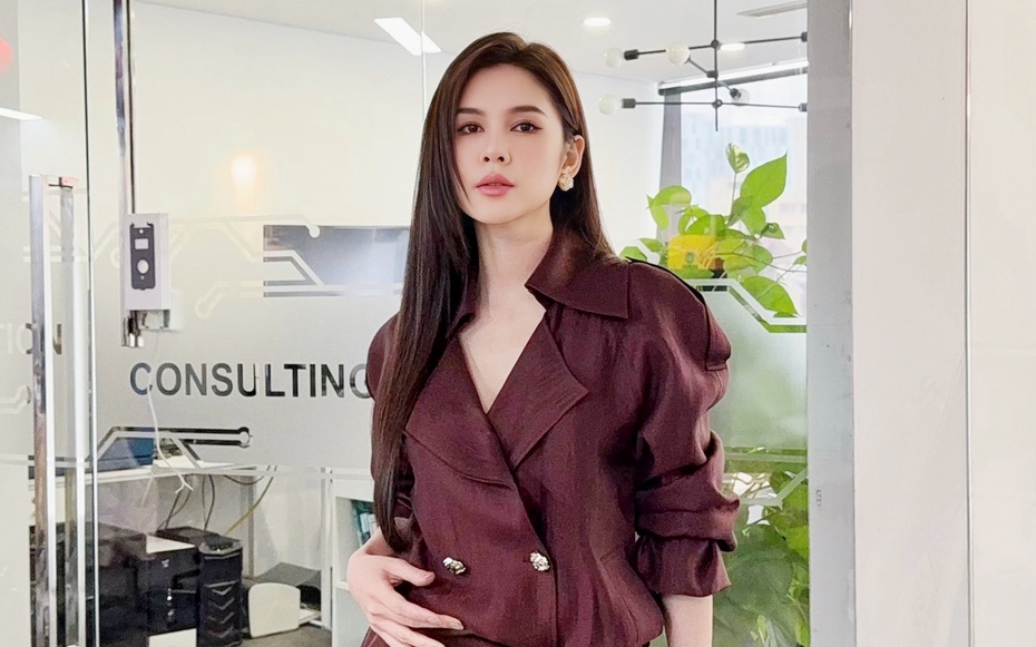 Trở lại sau 5 năm vắng bóng, nữ MC xinh đẹp biến phim trường thành sàn diễn thời trang