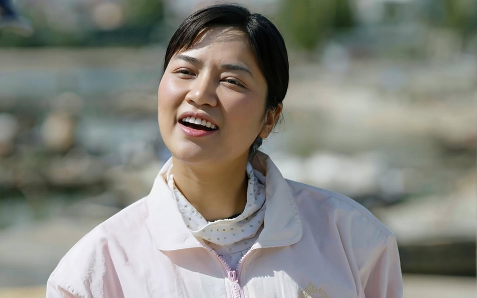 Anh Đào "lột xác" thành cô gái làng chài "chửi như hát" gây bão phim giờ vàng