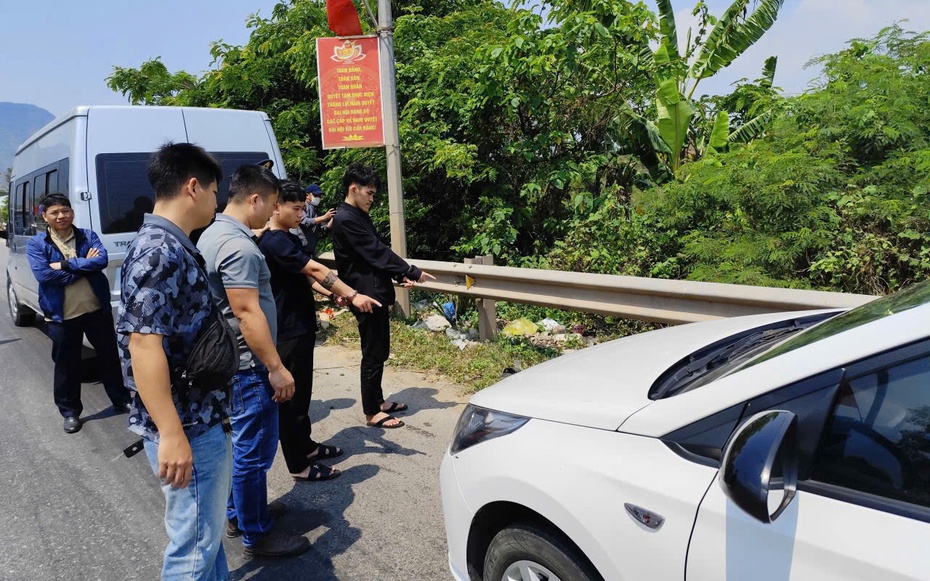 CLIP: Hồi hộp pha “bẻ lái” áp sát bắt 2 đối tượng vận chuyển 7kg “hàng đá” ở Quảng Trị