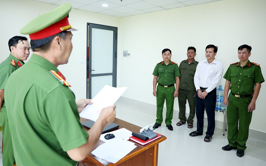 Bắt tạm giam đối tượng mua bán trái phép hóa đơn, chứng từ