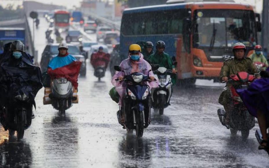 Miền Bắc mưa dông kèm gió giật, sắp đón nắng nóng gay gắt bao phủ trên diện rộng