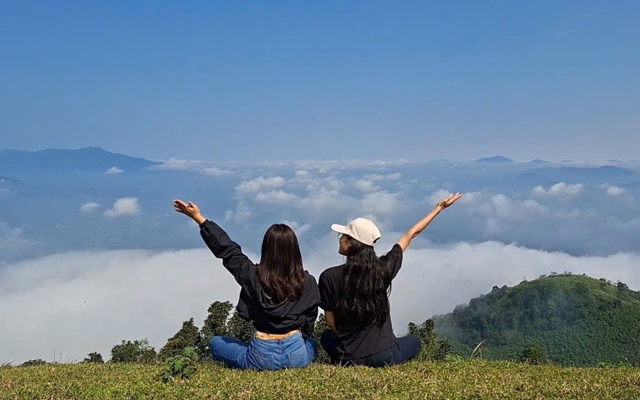 Điểm săn mây đẹp mê hồn trên đỉnh Pù Xèo