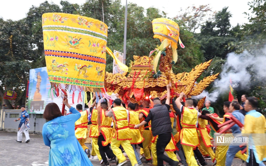 Hàng nghìn người về khai hội Từ Lương Xâm