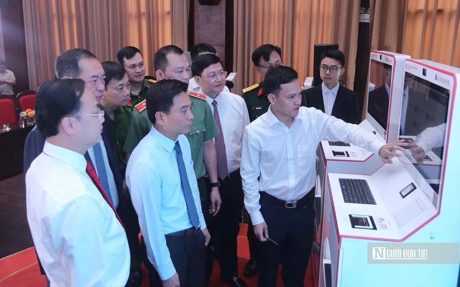 Ứng dụng công nghệ số - Kiosk thông minh cấp bản sao điện tử cho người dân