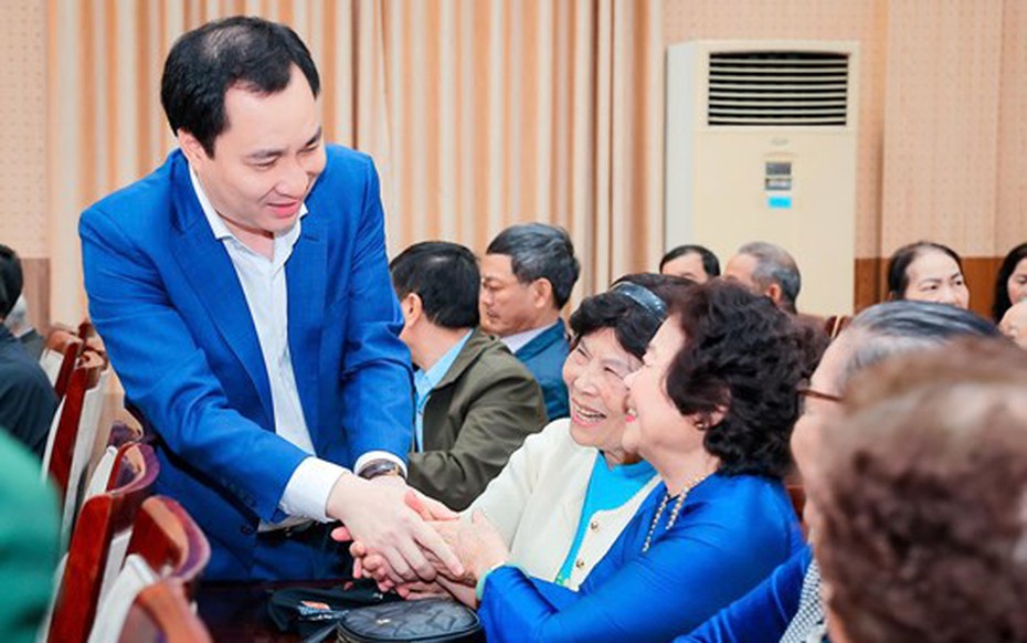 Người dân thấy ấm lòng tại buổi tiếp xúc cử tri của ứng cử viên Vũ Văn Tiến