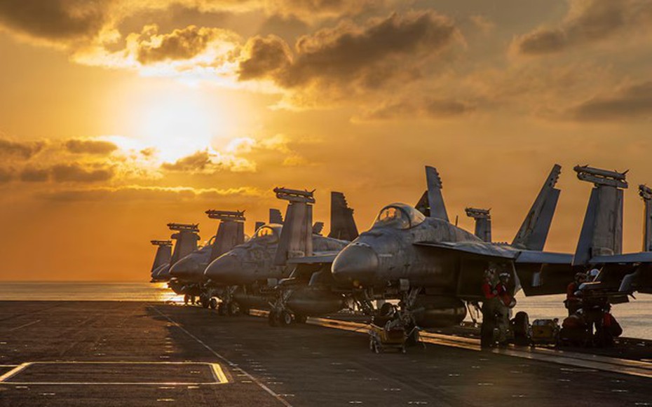 Mỹ đánh chìm tàu chiến Iran, NATO bắn hạ tên lửa từ Iran nhằm vào Thổ Nhĩ Kỳ