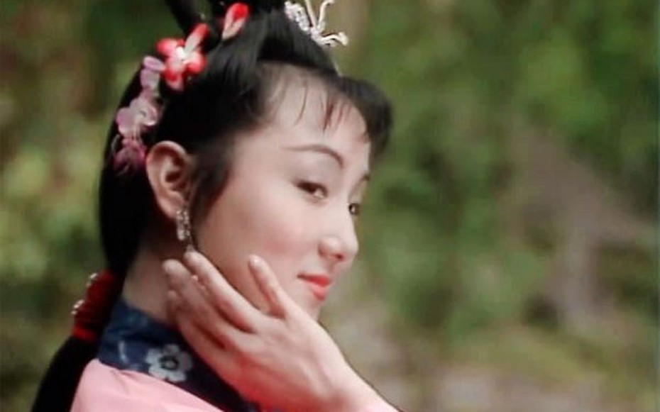 Cô thôn nữ đen đủi trong "Tây du ký": Ngoài đời có học vấn nổi trội, là Giám đốc nhà hát