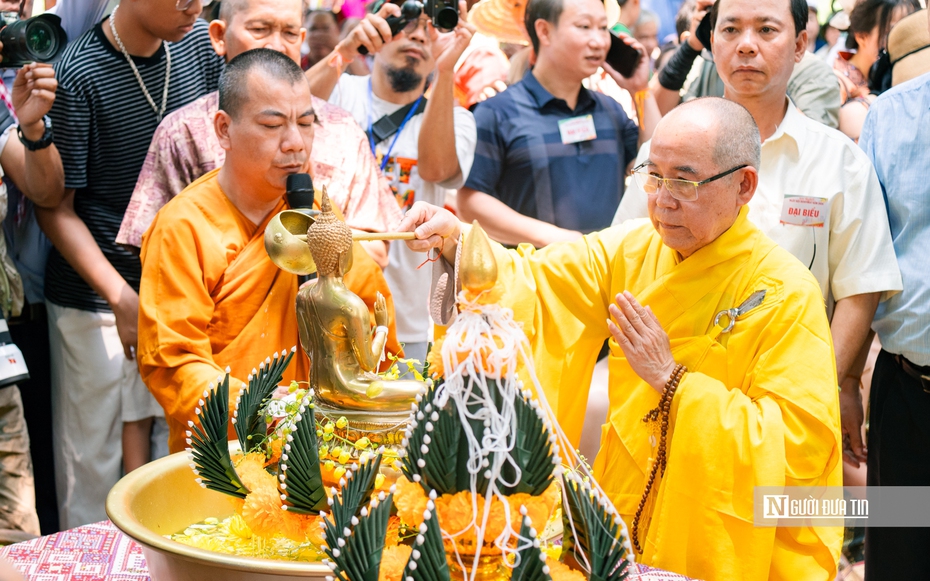 Độc đáo các nghi thức Phật giáo trong Tết Bunpimay của người Lào tại Đắk Lắk
