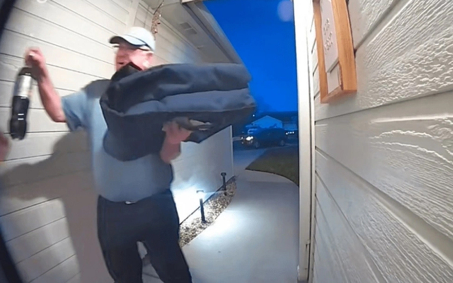 Nam shipper được khách "bo" hơn 1 tỷ đồng nhờ hành động cực đơn giản