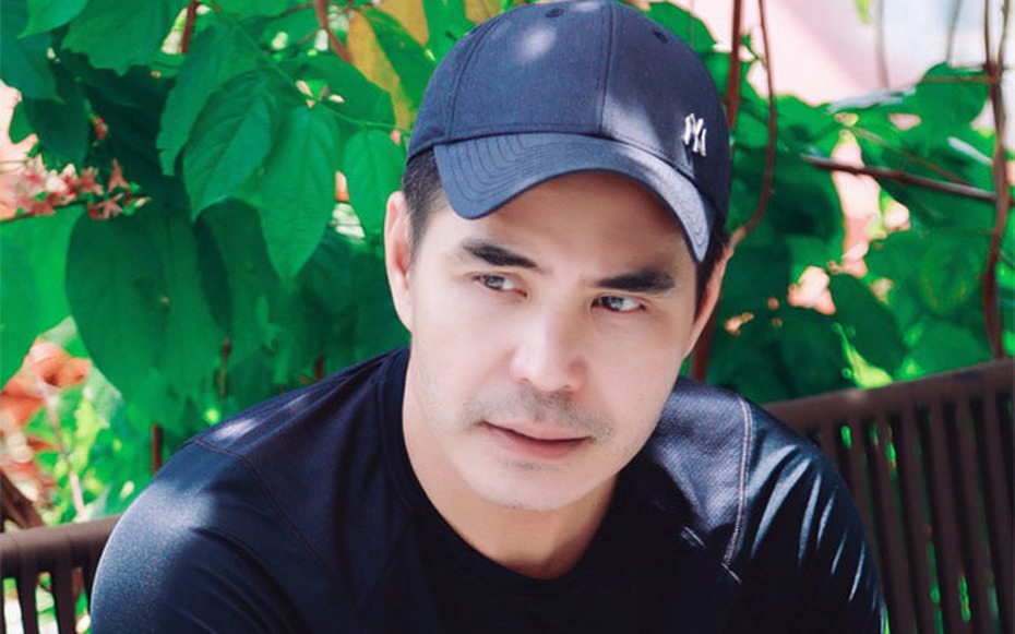 Nam diễn viên tuổi U60 độc thân, vui vẻ bên người đặc biệt gắn bó 30 năm