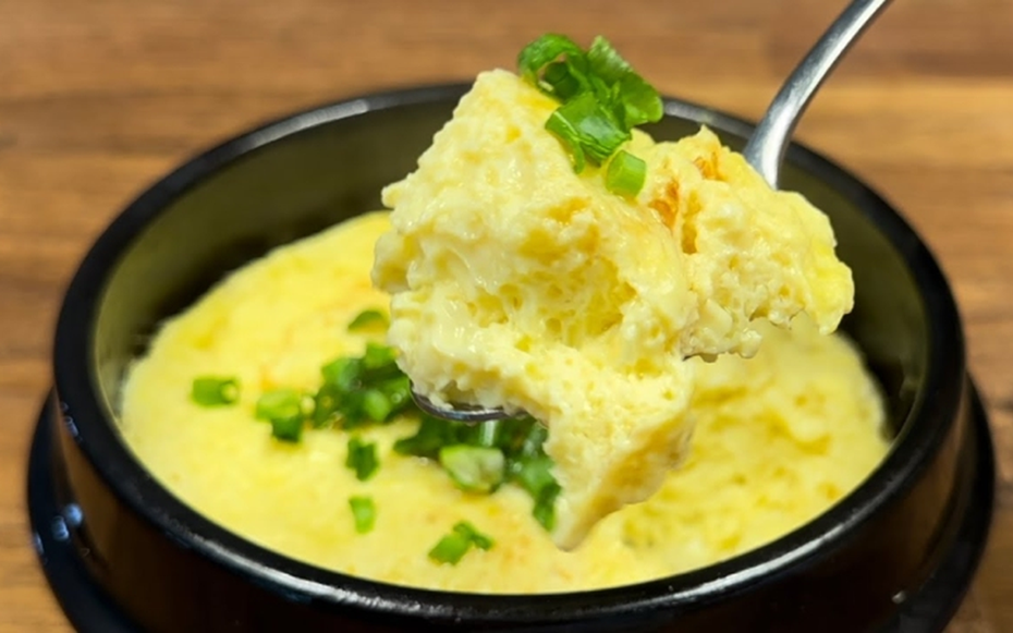 Ăn trứng hấp hâm lại, cả gia đình nhập viện, bác sĩ cảnh báo thói quen "đáng sợ"