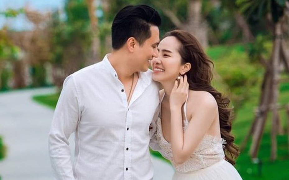 "Cá sấu chúa" Quỳnh Nga bất ngờ công khai thơm má Việt Anh