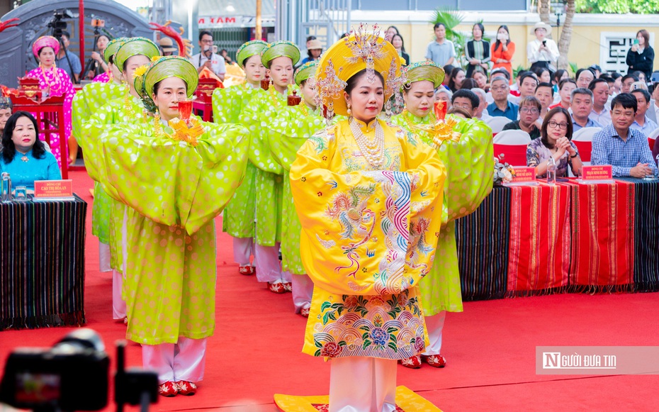 Trang nghiêm Lễ dâng hương tưởng nhớ các Vua Hùng tại ngôi đình người Việt đầu tiên vùng Tây Nguyên
