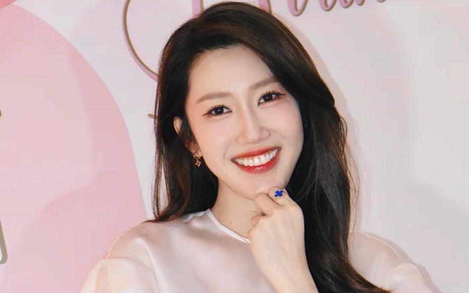 Diện mạo xinh đẹp chuẩn "nữ thần" của diễn viên Thúy Ngân trong tiệc sinh nhật riêng tư