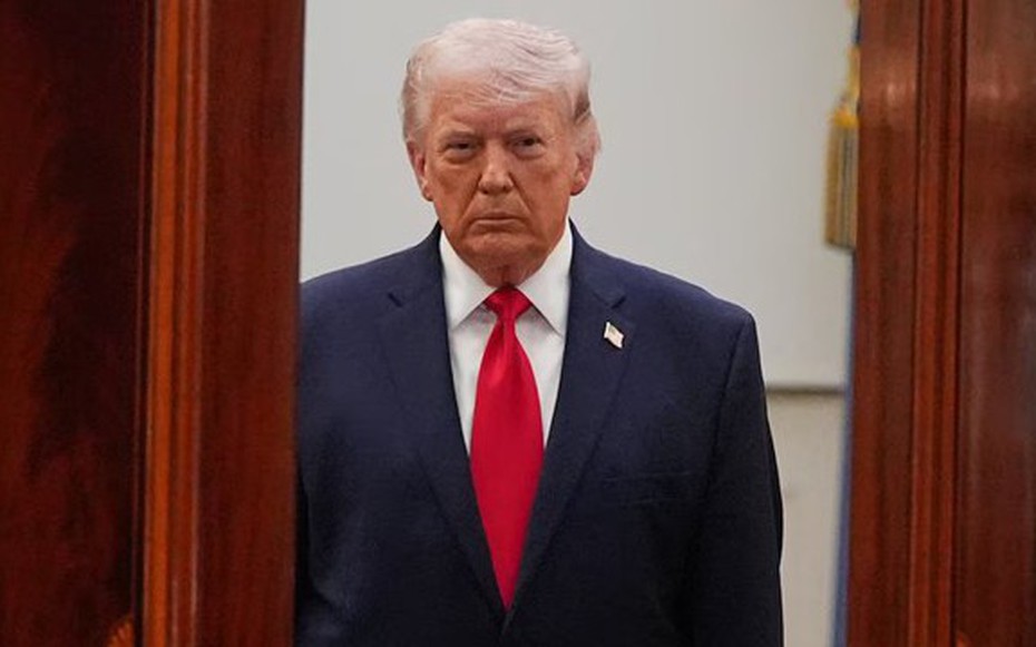 Thế giới mong eo biển Hormuz mở cửa trở lại, Mỹ và Iran tiếp tục đe dọa lẫn nhau