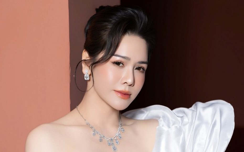 "Mẹ đơn thân giàu bậc nhất showbiz Việt": Tận hưởng cuộc sống bình yên, viên mãn bên các con trong căn biệt thự rộng 200m2