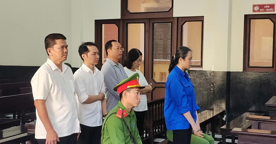 Nữ kế toán dùng thủ đoạn gì khiến dàn lãnh đạo "ngã ngựa"?