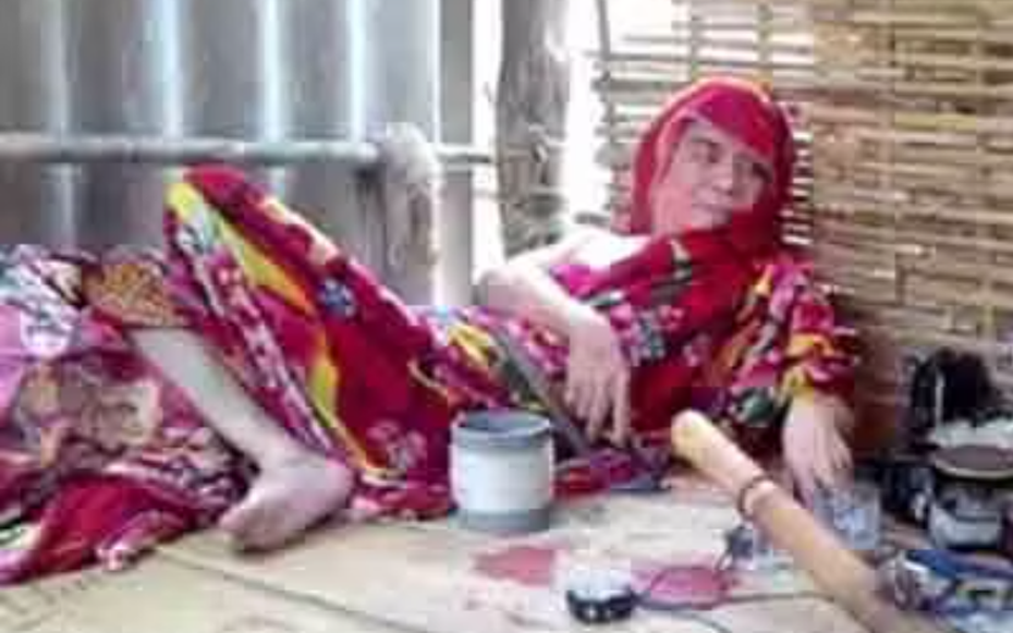 "Ma rừng" giữa đại ngàn: Hàng chục năm không tắm, không rời giường nửa bước